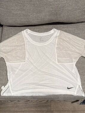 Nike White Short Sleeve Mesh Insert Athletic Tee